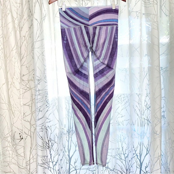 NIYAMA SOL purple blue stripe print high waisted endless leggings - Picture 4 of 9